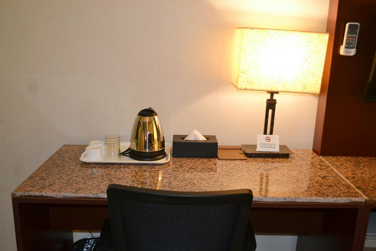 Hotel Broadway Yangon Luaran gambar