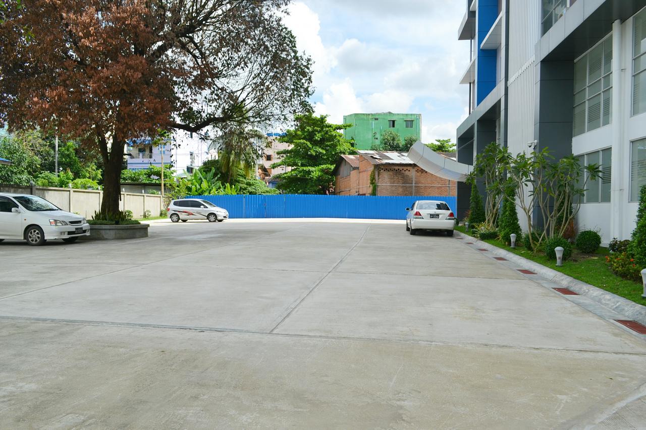 Hotel Broadway Yangon Luaran gambar