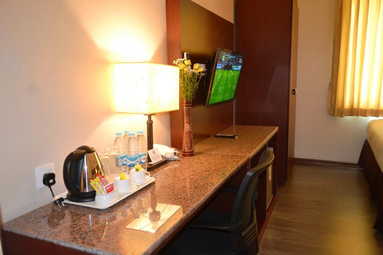 Hotel Broadway Yangon Luaran gambar