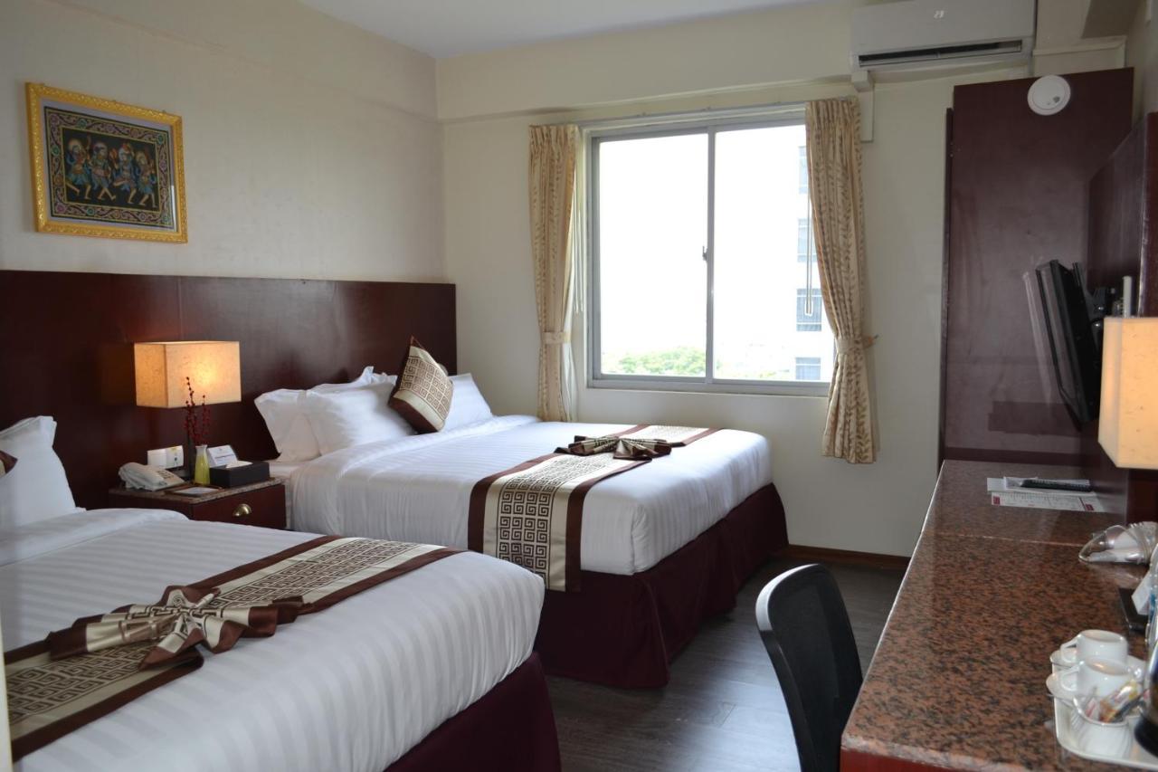 Hotel Broadway Yangon Luaran gambar