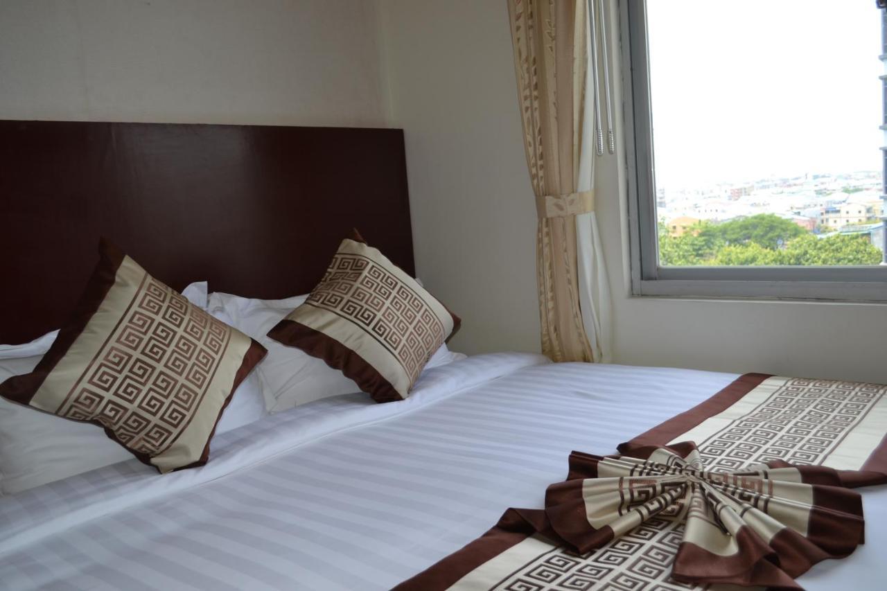 Hotel Broadway Yangon Luaran gambar