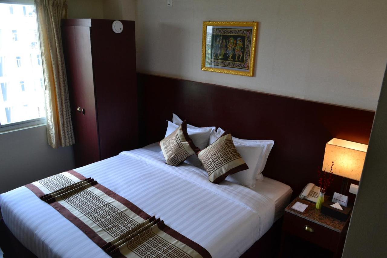 Hotel Broadway Yangon Luaran gambar