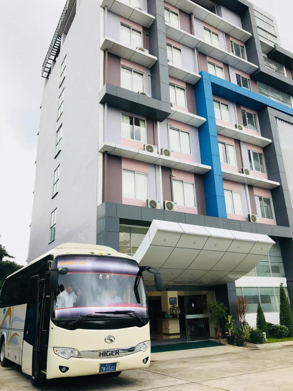 Hotel Broadway Yangon Luaran gambar