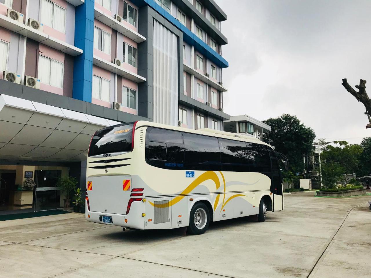 Hotel Broadway Yangon Luaran gambar