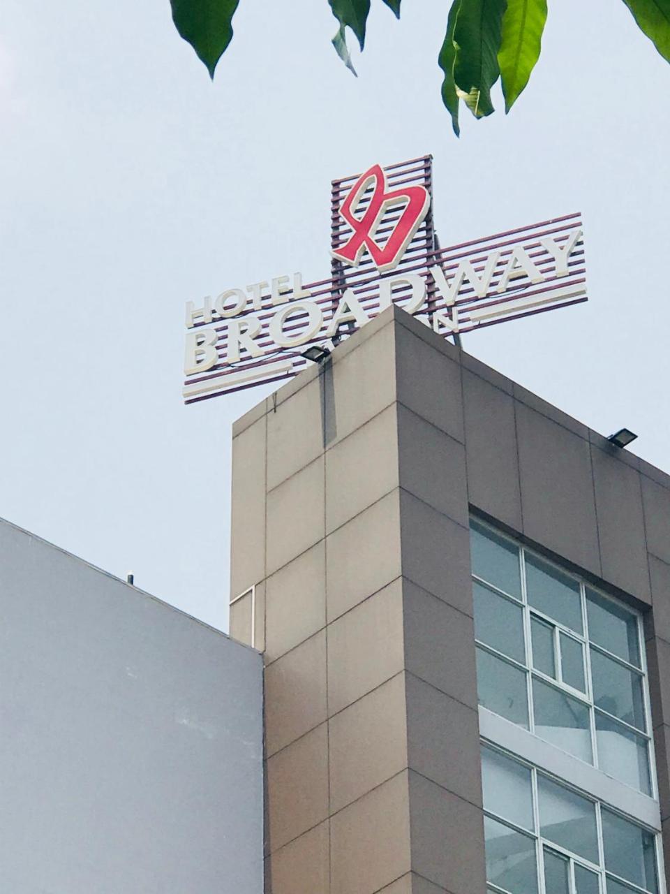 Hotel Broadway Yangon Luaran gambar