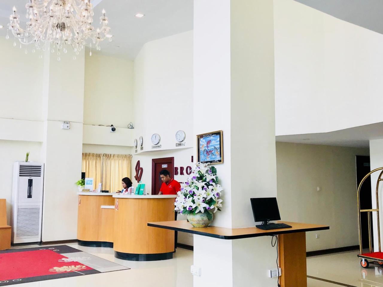Hotel Broadway Yangon Luaran gambar