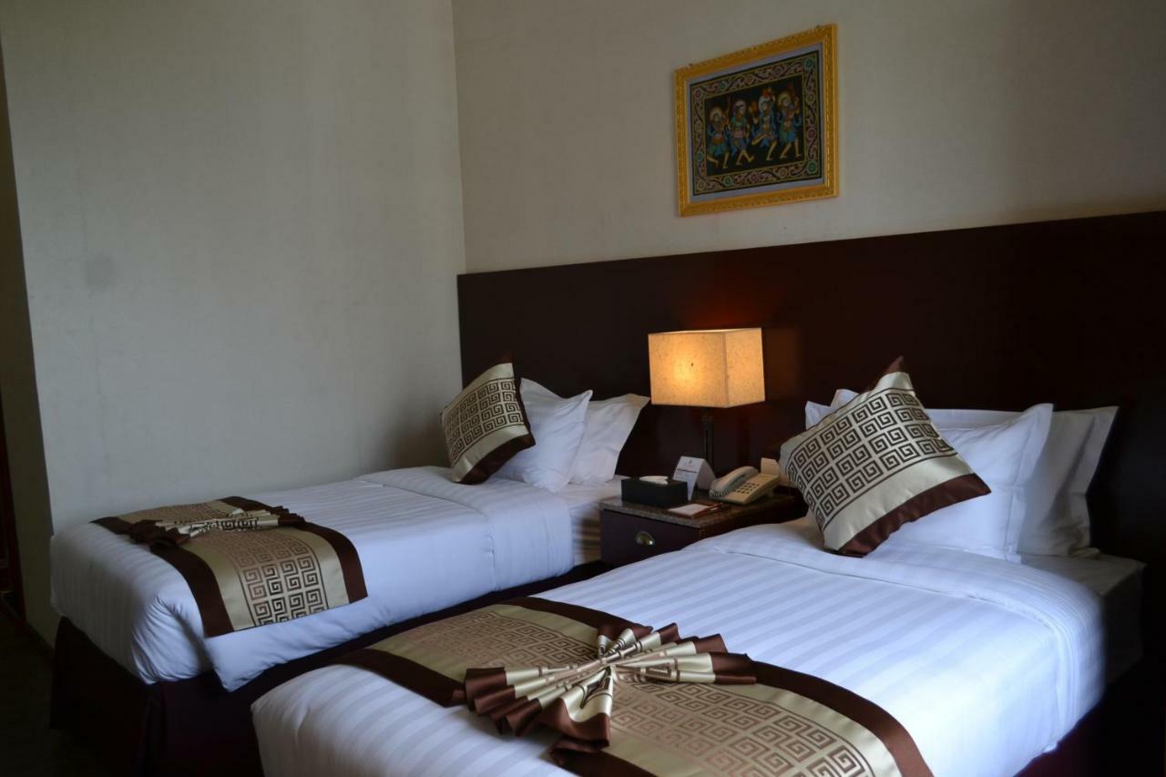 Hotel Broadway Yangon Luaran gambar