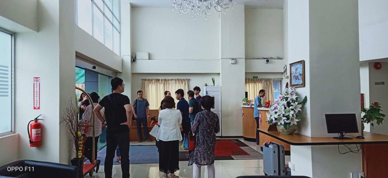 Hotel Broadway Yangon Luaran gambar