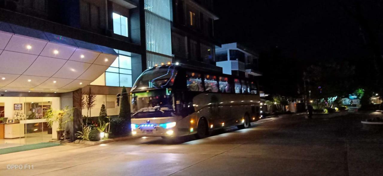 Hotel Broadway Yangon Luaran gambar