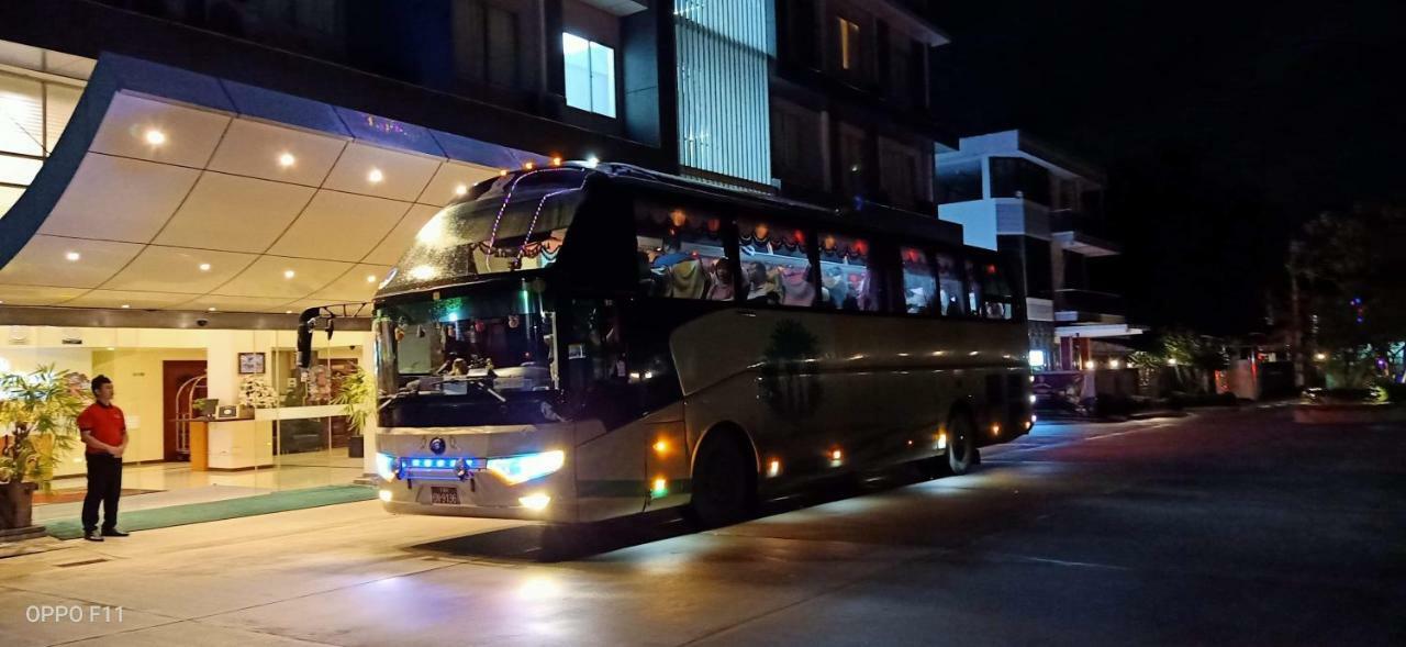 Hotel Broadway Yangon Luaran gambar