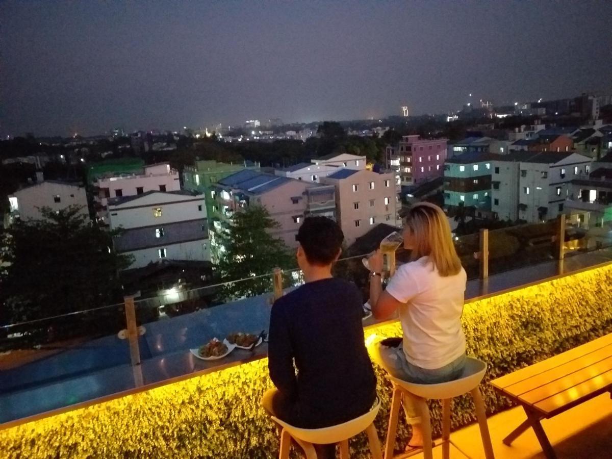Hotel Broadway Yangon Luaran gambar