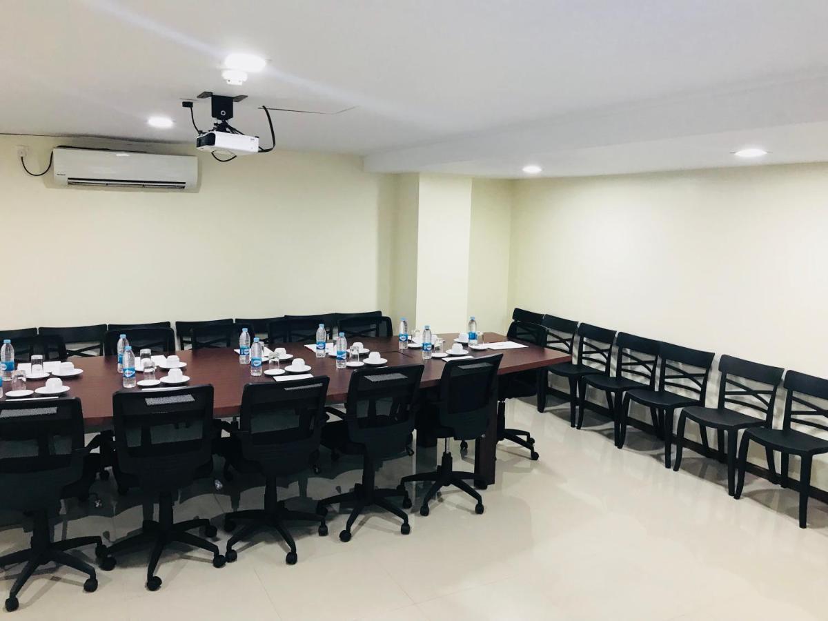 Hotel Broadway Yangon Luaran gambar